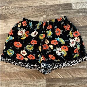 Floral flowy shorts